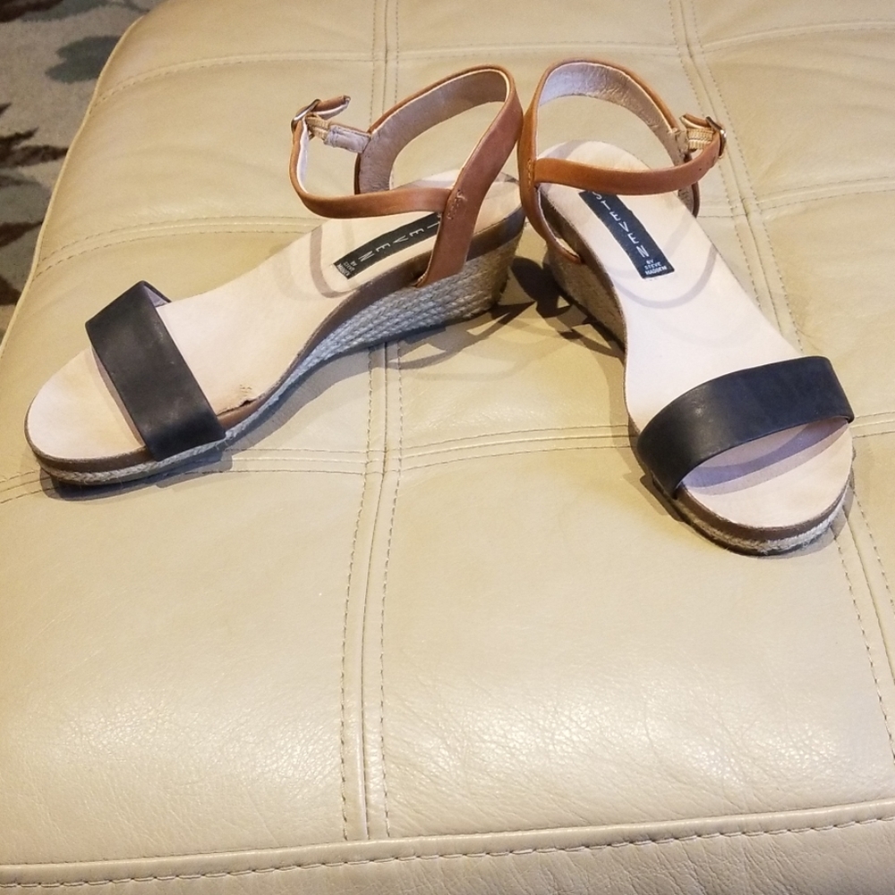 Steven black and tan 1.75" straw wedge sandal